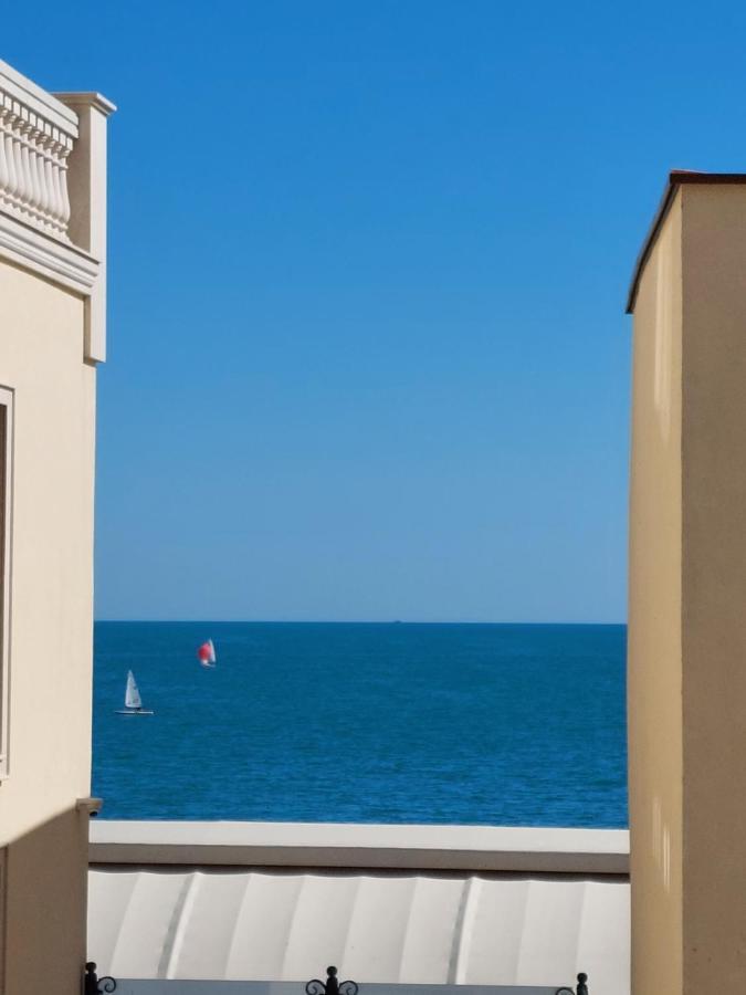 Supreme Danieli - Holiday Apartment By The Sea Balchik Exterior photo